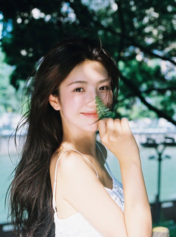 Người Con Gái Ba Thương Nhất