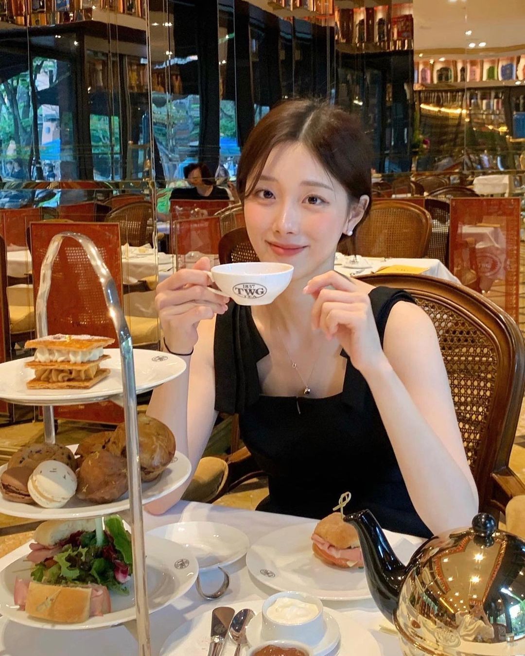 VÌ ANH PHẢN BỘI, NÊN TÔI RỜI XA ANH